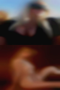 Swingers sex partying nude.